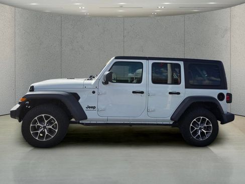 Used 2024 Jeep Wrangler Unlimited Sport AWD/4WD image 2