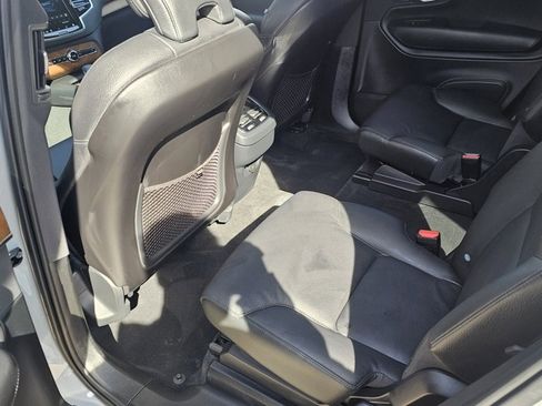 Certified 2025 Volvo XC90 B6 Plus w/ Protection Package image 15