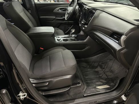 Used 2023 Chevrolet Traverse LT w/ Midnight/Sport Edition image 42