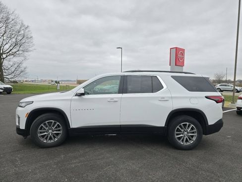 Used 2023 Chevrolet Traverse LT image 9