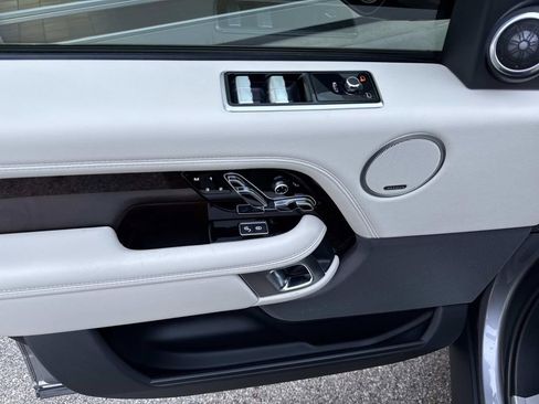 Used 2020 Land Rover Range Rover HSE AWD/4WD image 19