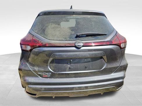 Used 2023 Nissan Kicks S image 5