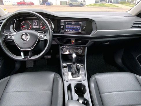 Used 2021 Volkswagen Jetta SE image 16