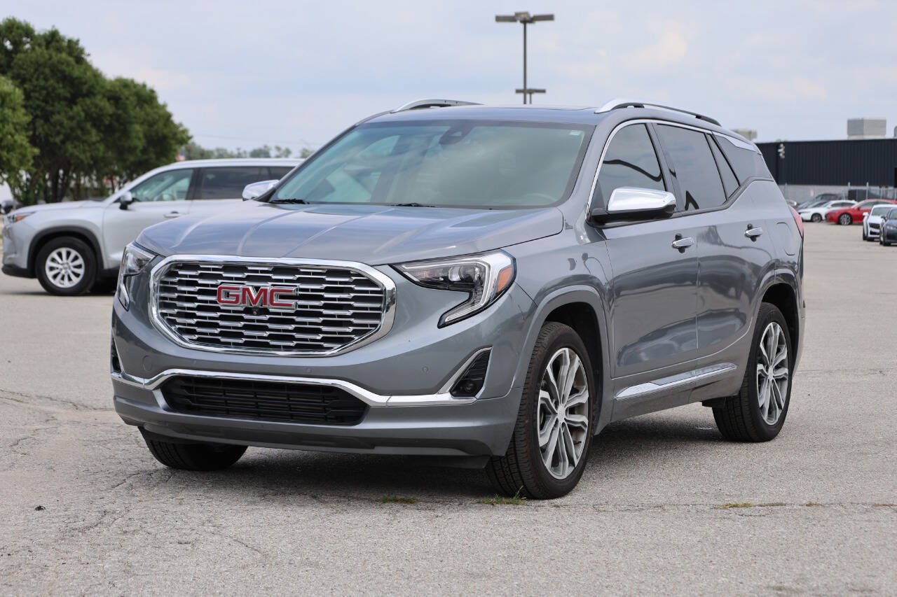 Used 2020 GMC Terrain Denali w/ Denali Premium Package AWD/4WD image 6