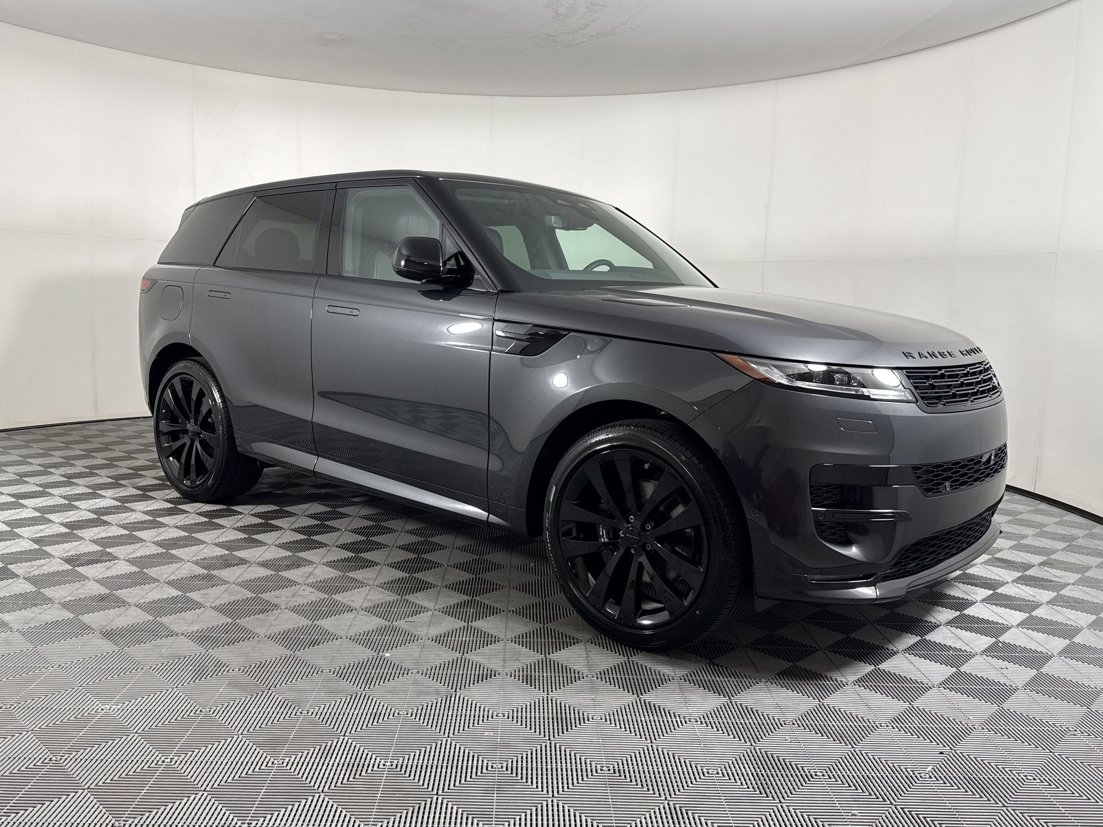 New 2026 Land Rover Range Rover Sport Dynamic SE AWD/4WD image 7