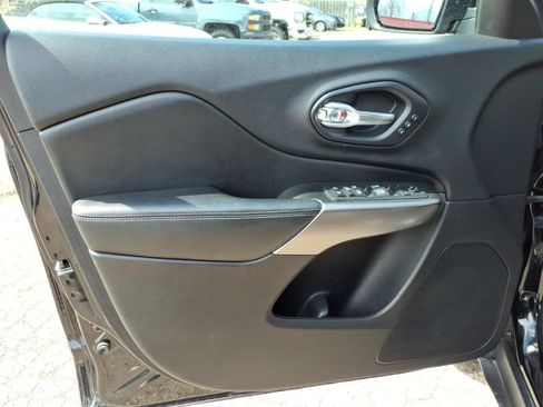 Used 2020 Jeep Cherokee Limited AWD/4WD image 13