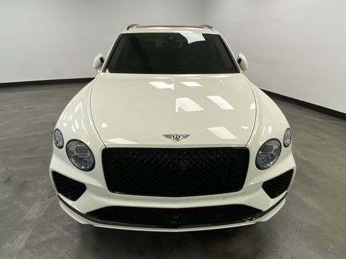 Used 2024 Bentley Bentayga image 9
