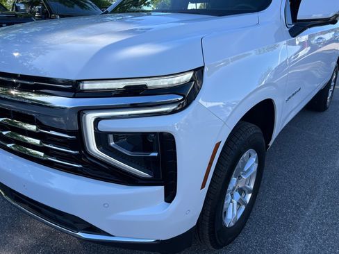 Used 2025 Chevrolet Suburban LT w/ Comfort Package RWD image 26