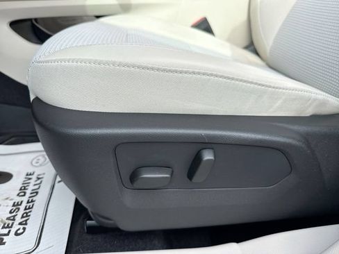Used 2022 Buick Envision Preferred FWD image 12