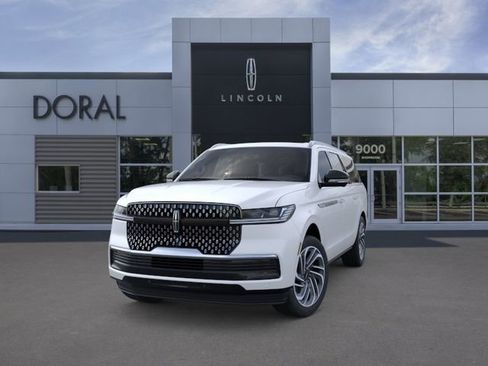 New 2025 Lincoln Navigator L Reserve AWD/4WD image 2