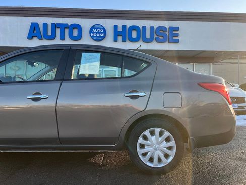 Used 2012 Nissan Versa SV image 33