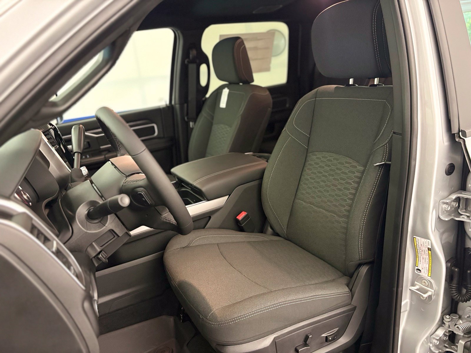 New 2027 RAM 3500 Big Horn AWD/4WD image 4