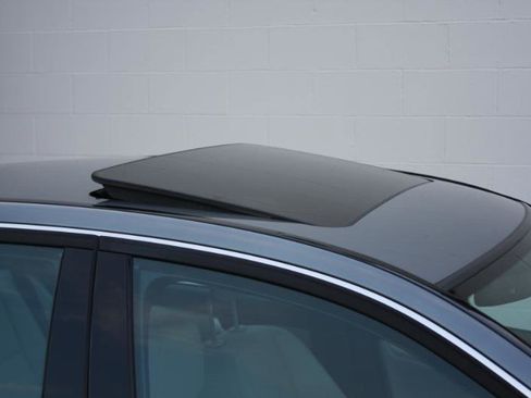 Used 2013 Mercedes-Benz C 300 Sport image 5