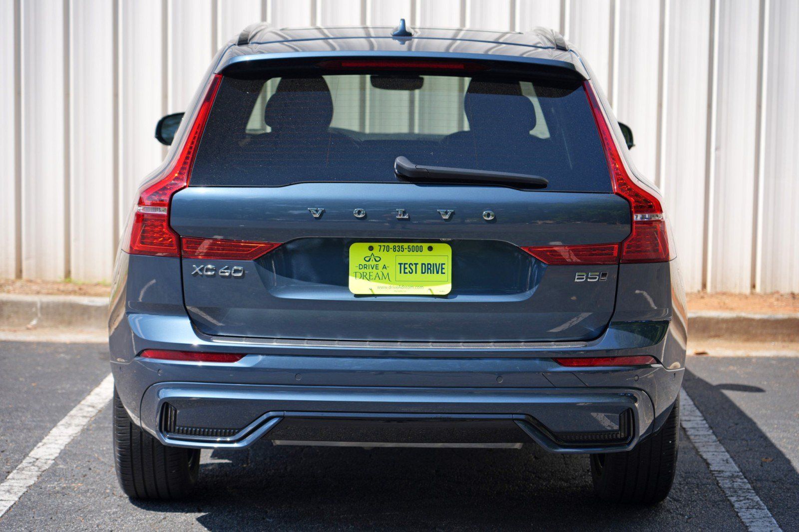 Used 2025 Volvo XC60 B5 Plus w/ Protection Package Premier AWD/4WD image 51