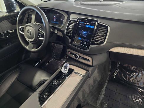 Used 2025 Volvo XC90 B6 Ultra w/ Protection Package Premier image 31