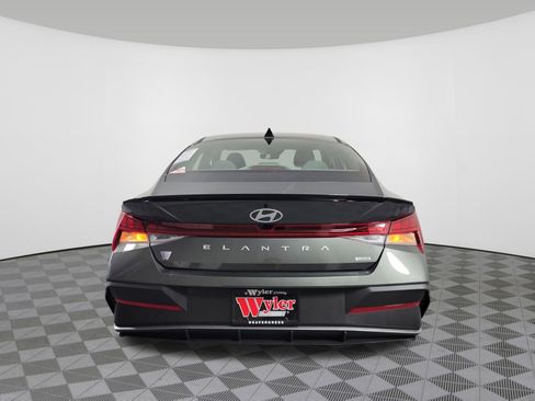 New 2025 Hyundai Elantra SEL w/ Cargo Package image 37