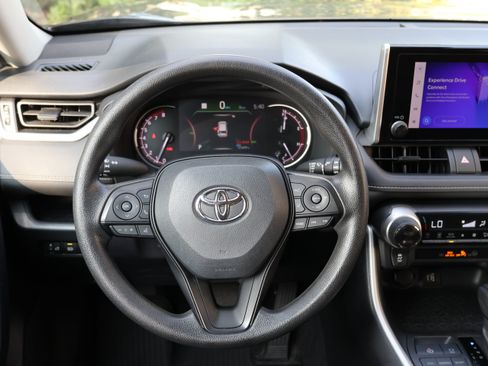 Certified 2024 Toyota RAV4 XLE FWD image 23