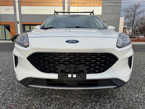 Used 2020 Ford Escape SE image 2