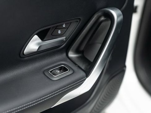 Used 2025 Mercedes-Benz CLA 250 image 28