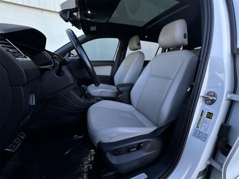 Used 2019 Volkswagen Tiguan SEL R-Line w/ 3rd Row Seat Package image 17