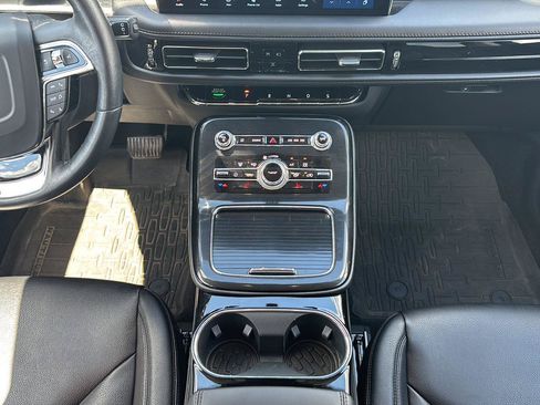 Used 2023 Lincoln Nautilus AWD w/ Premium Package image 12