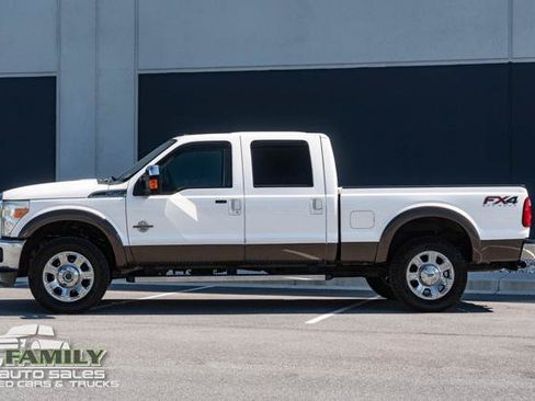 Used 2016 Ford F250 Lariat w/ Lariat Ultimate Package AWD/4WD image 4