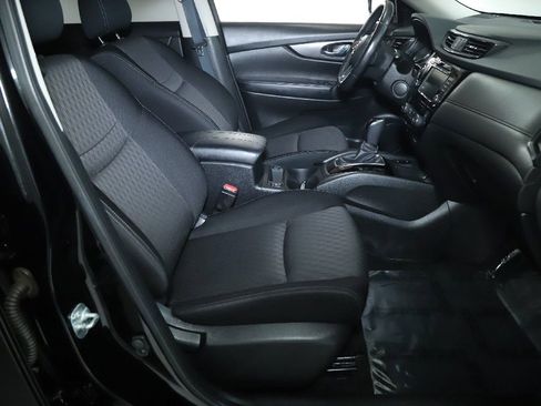 Used 2019 Nissan Rogue SV w/ Premium Package image 36