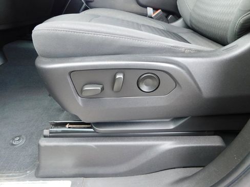 Used 2022 Chevrolet Silverado 1500 LT image 19