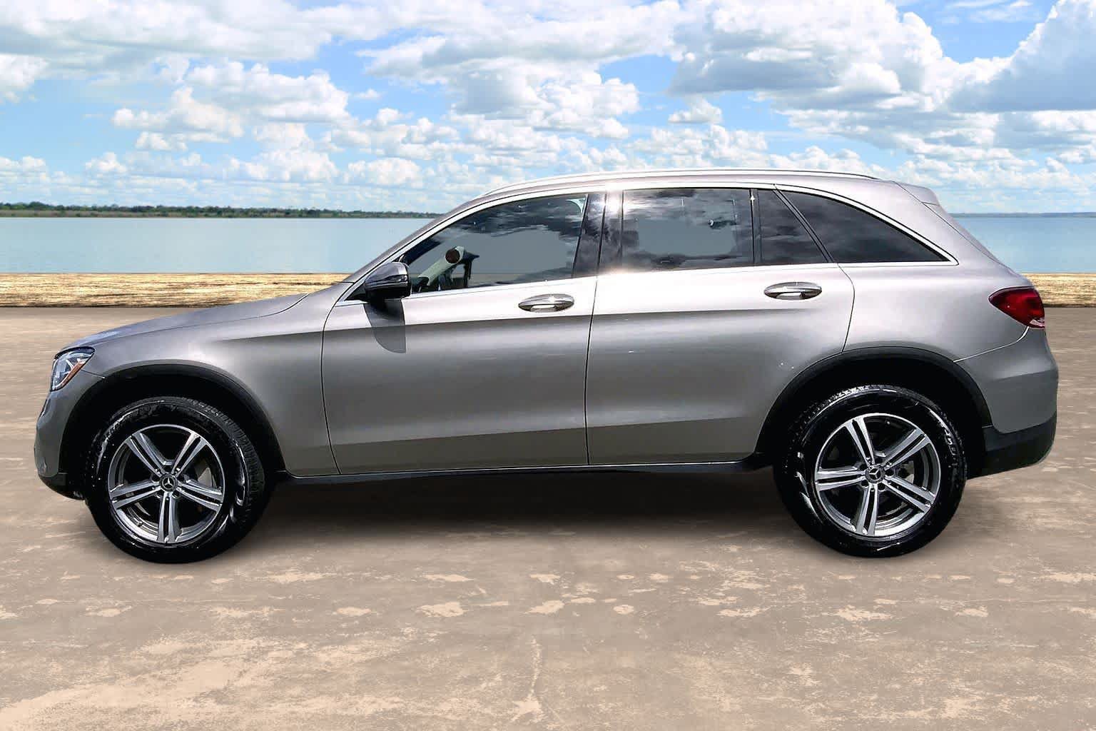 Used 2020 Mercedes-Benz GLC 300 image 3