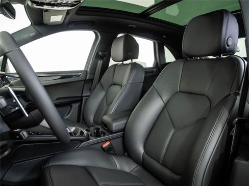 New 2026 Porsche Macan Turbo AWD/4WD image 5