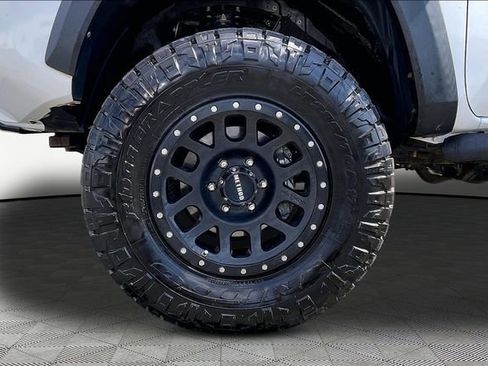 Used 2016 Toyota Tacoma TRD Off-Road w/ Towing Package image 21