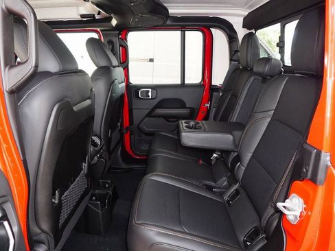 New 2025 Jeep Gladiator Sport image 11