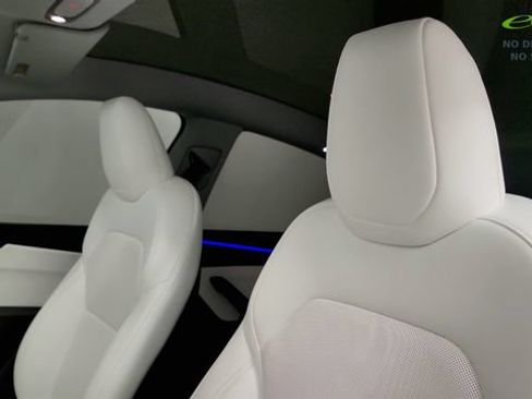 Used 2026 Tesla Model Y 2WD image 48