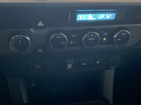 Used 2023 Toyota Tacoma TRD Off-Road image 19