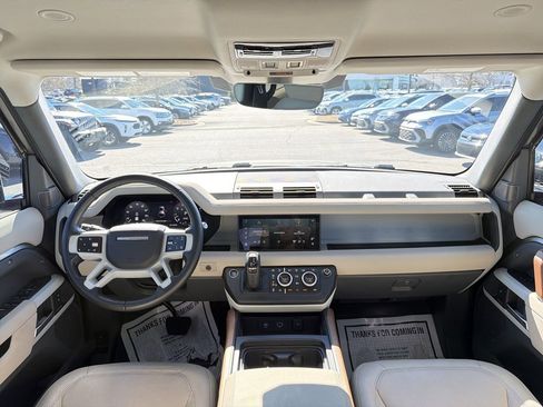 Used 2023 Land Rover Defender 110 SE image 18