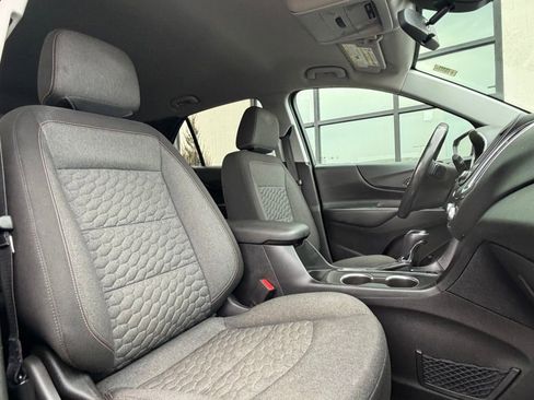 Used 2018 Chevrolet Equinox LT image 22