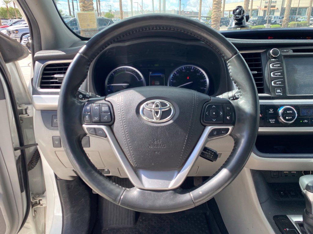 Used 2019 Toyota Highlander Limited Platinum AWD/4WD image 10