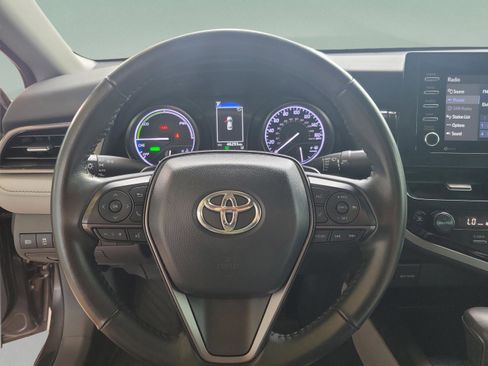 Used 2024 Toyota Camry SE image 25