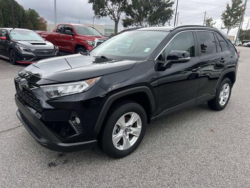 Used 2021 Toyota RAV4 XLE image 3