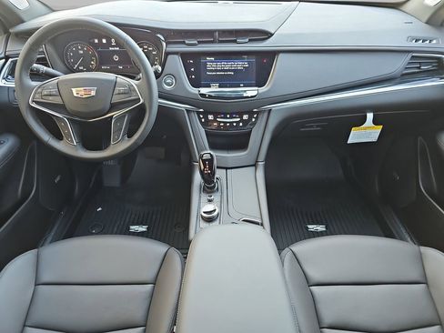 New 2026 Cadillac XT5 Premium Luxury w/ Driver Assist Package AWD/4WD image 9