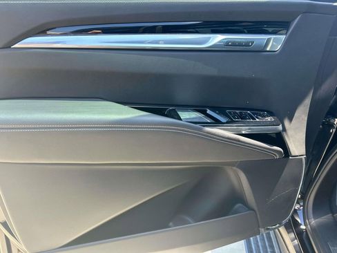 Used 2025 Cadillac Escalade ESV Sport w/ Touring Package AWD/4WD image 30