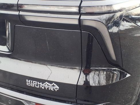 New 2026 Chevrolet Traverse High Country w/ LPO, Floor Liner Package image 9