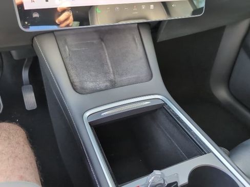 Used 2022 Tesla Model Y Long Range image 19