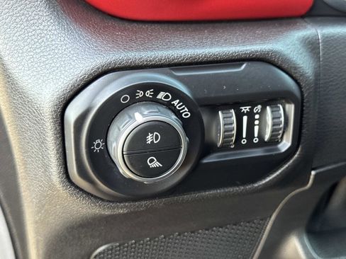 Used 2020 Jeep Gladiator Rubicon image 22