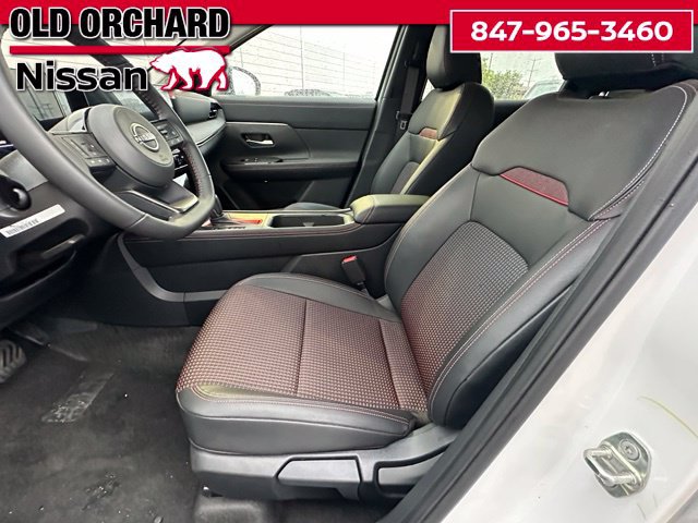 Used 2025 Nissan Kicks SR w/ Interior Electronics Package AWD/4WD image 10