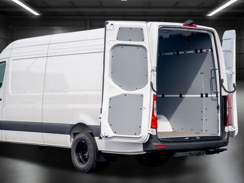 Used 2024 Mercedes-Benz Sprinter 3500 image 20