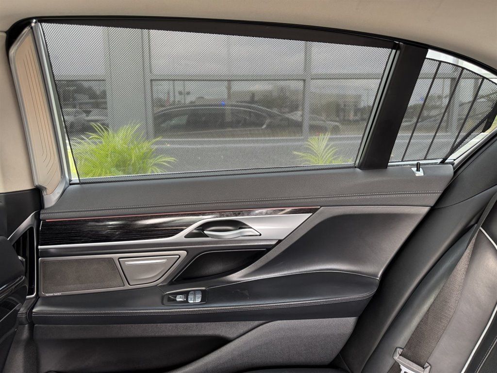Used 2022 BMW 740i RWD image 14