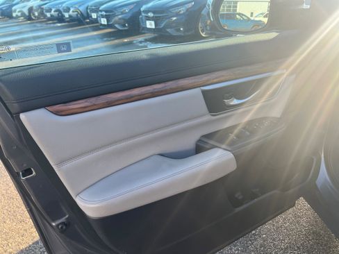 Used 2017 Honda CR-V Touring image 17