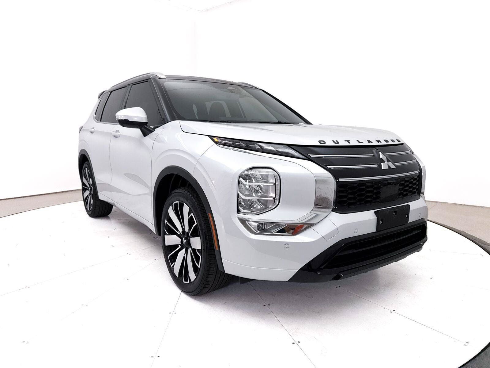 Used 2025 Mitsubishi Outlander SEL FWD image 14