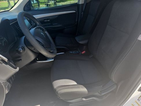 Used 2018 Mitsubishi Outlander ES FWD image 14